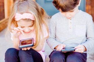 Essential Guidelines for Kids’ Smartphone and Tablet Use