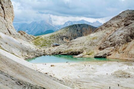 Explore Together: The Top Family Hiking Trails Await!