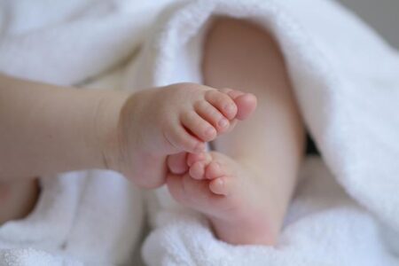 Embracing the Chaos: Surviving Your Baby’s First Weeks