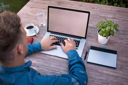 Balancing Tech Use: Effective Strategies for Managing Screen Time